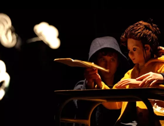 Marionnettiste et sa marionnette