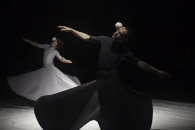 Danse derviche et balle contact