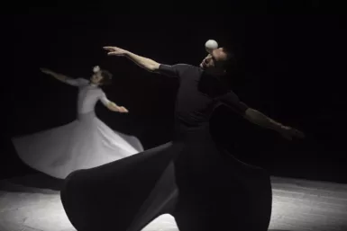 Danse derviche et balle contact